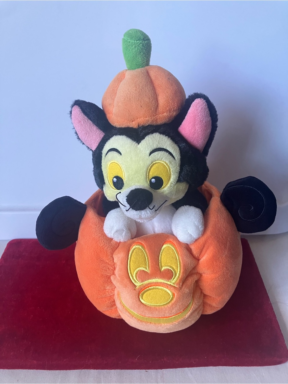 Disney Parks Pinocchio Figaro Cat Mickey Mouse Pumpkin Halloween Plush NEW.
